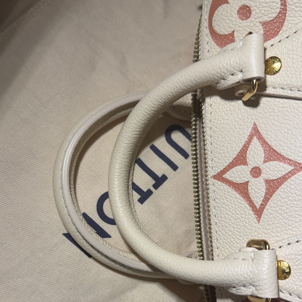 Louis Vuitton Monogram Empreinte Speedy Bandouliere 20 - Picture 9 of 12